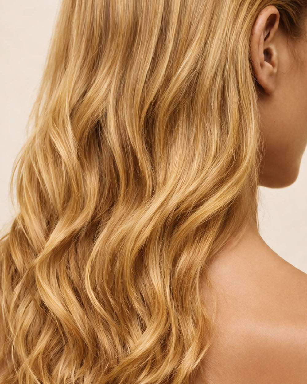Cheveux gras : causes, solutions efficaces et remèdes de grand-mère (ce qui marche vraiment)