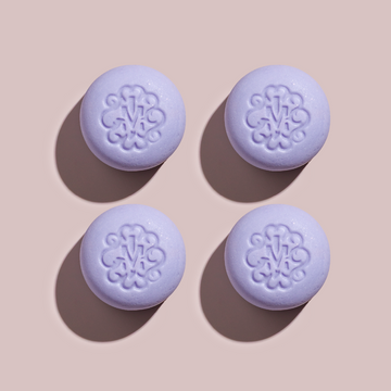 Recharges après-shampoing solide illuminateur Maison Jearom, quatre galets lilas